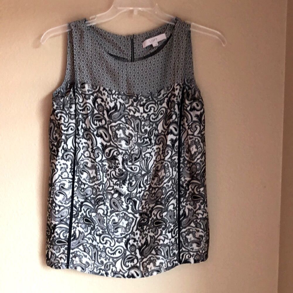 Ann Taylor Loft sleeveless top‎ Size S cute contrasting bodice w/ paisley body